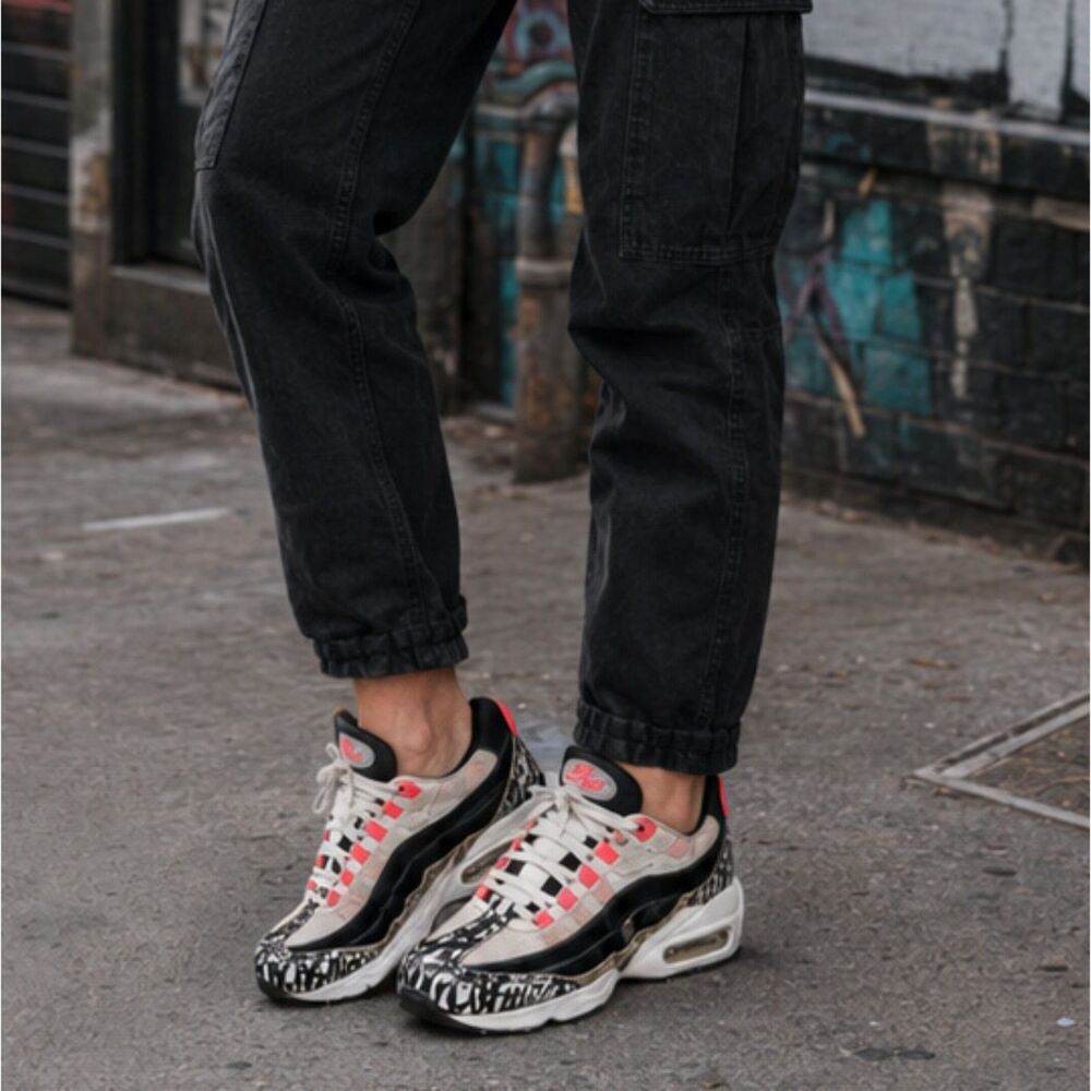Nike Air Max 95 Just Do It GS Size 7Y Women 8.5 Black Crimson Sneakers
